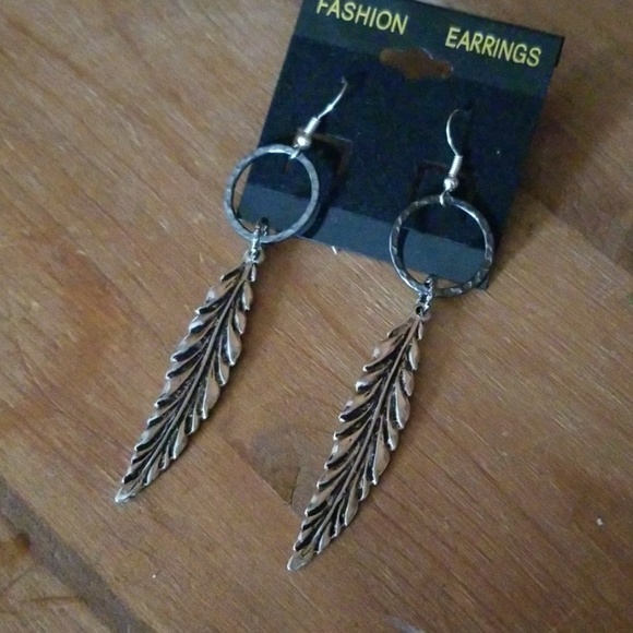 Handmade Metal Feather Earrings - Picture 4 of 4